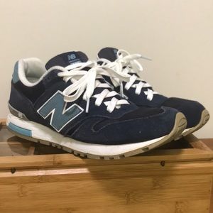 New Balance 565 sneakers / shoes. Size 9D.